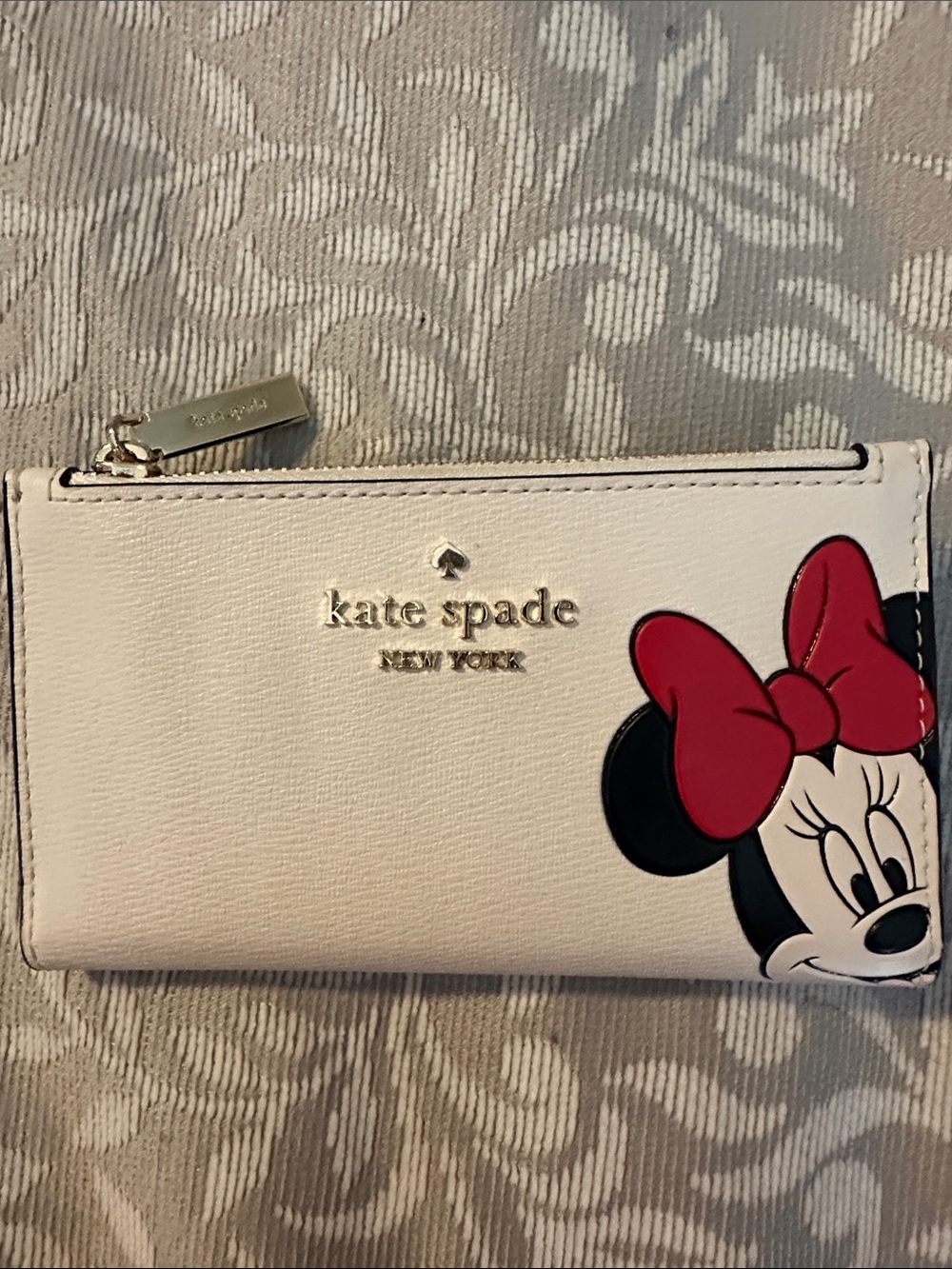 kate spade White Minnie Mouse Bow Zip Wallet